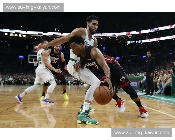 铁血对决！凯尔特人vs热火直播：这不仅是一场球赛，更是东部的宿命之战